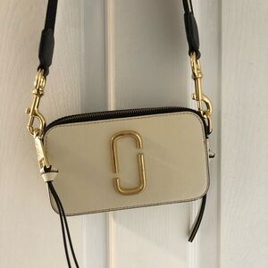 Marc Jacobs Cream Leather Snapshot Crossbody with Gold Hardware